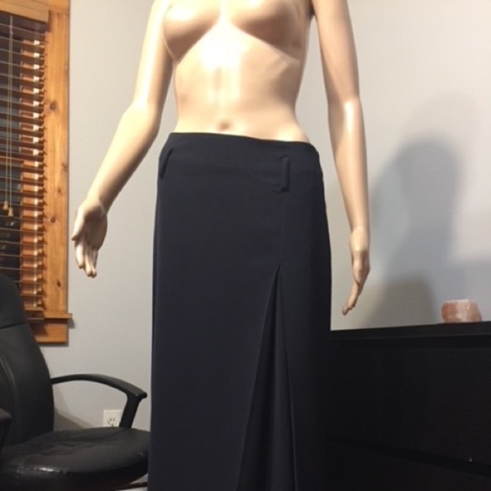 NWOT. Assymetric dark blue skirt by Sinequanone, European size 38
